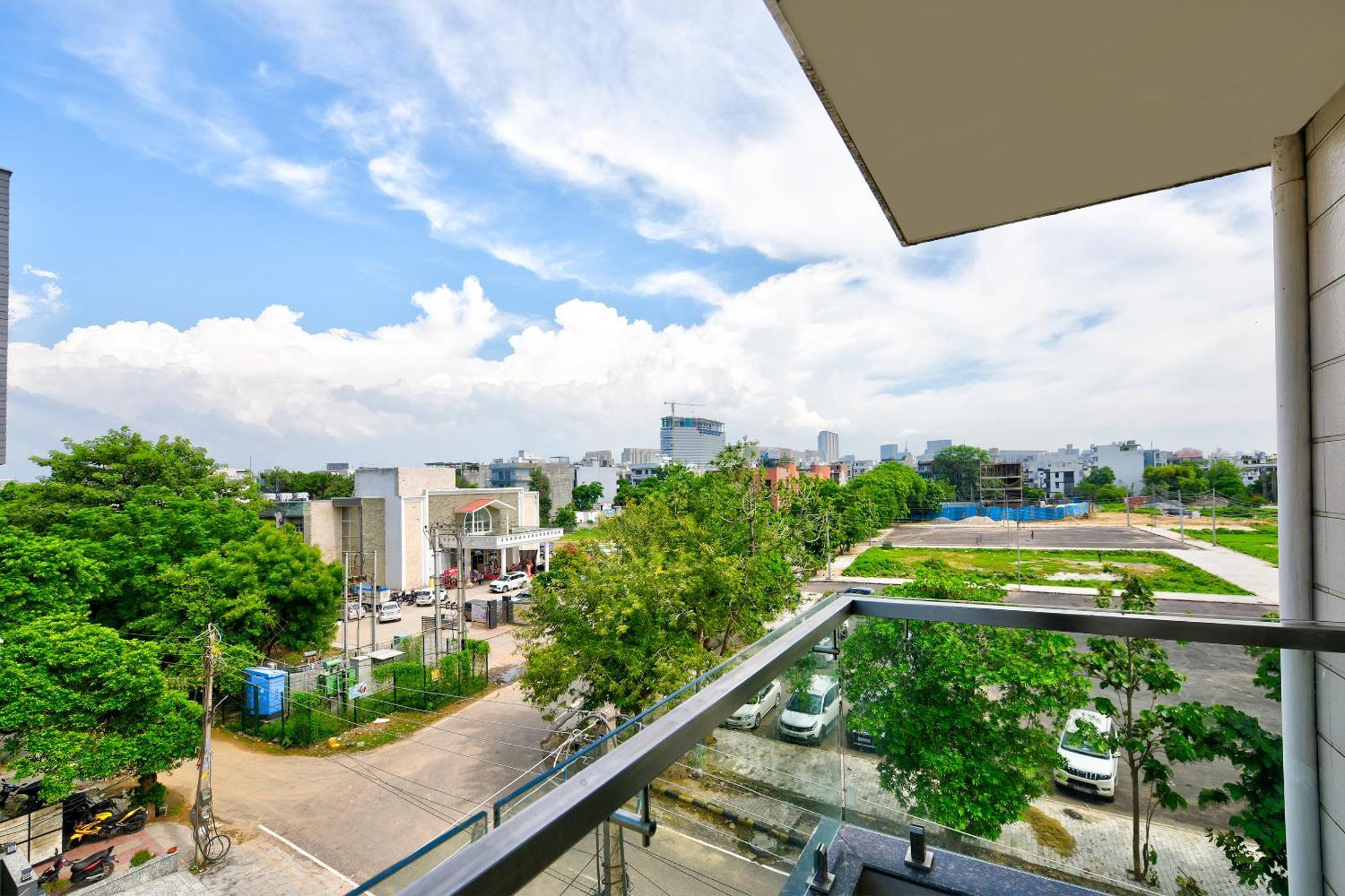 Hotel Leaf 9 Boutique, Near Golf Course Road And Galleria Market Gurgaon Zewnętrze zdjęcie