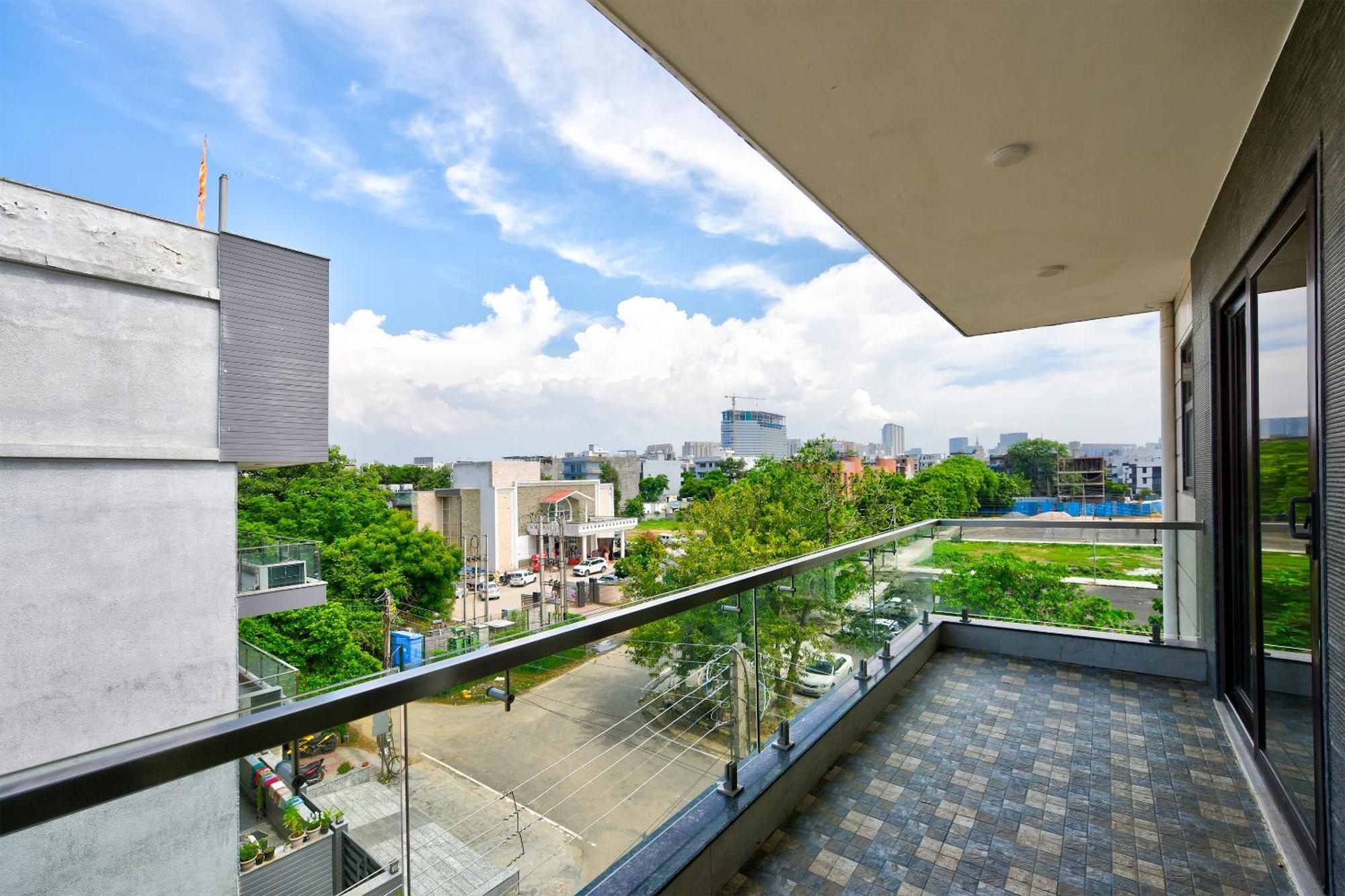 Hotel Leaf 9 Boutique, Near Golf Course Road And Galleria Market Gurgaon Zewnętrze zdjęcie