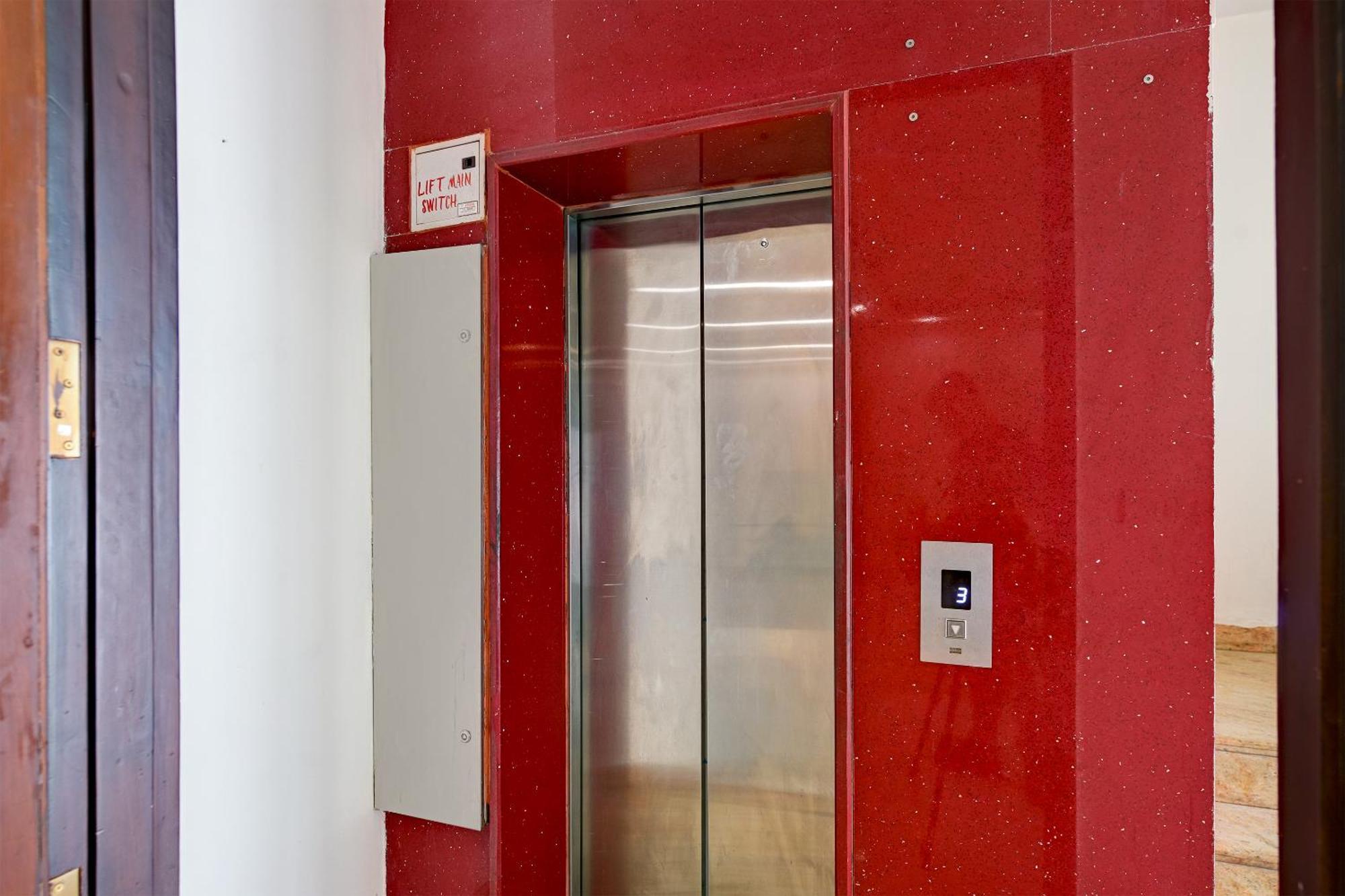 Hotel Leaf 9 Boutique, Near Golf Course Road And Galleria Market Gurgaon Zewnętrze zdjęcie