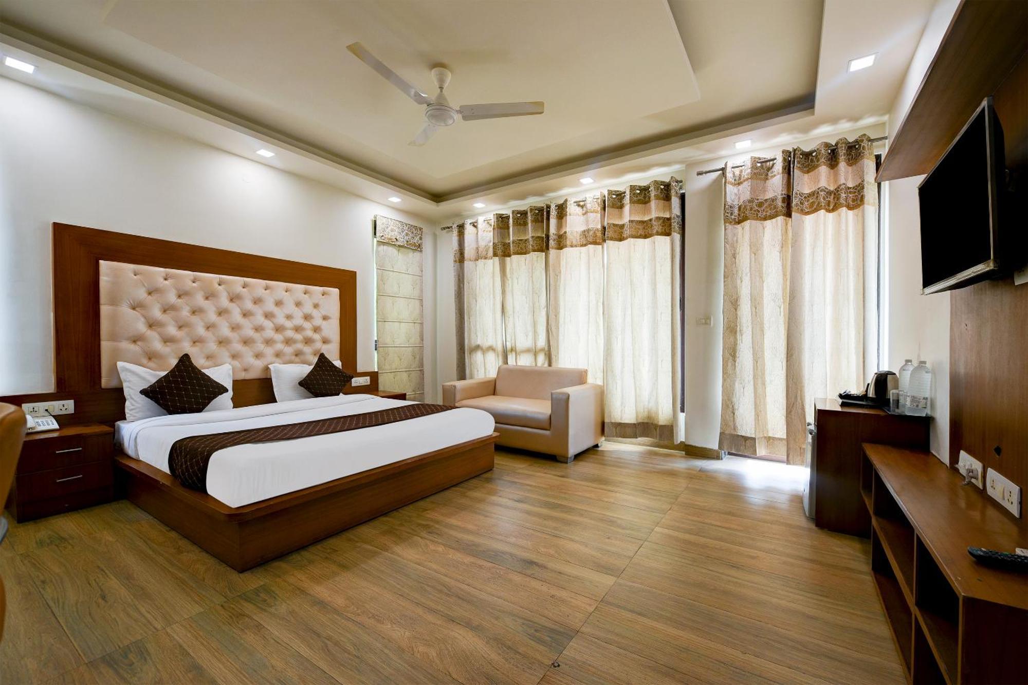 Hotel Leaf 9 Boutique, Near Golf Course Road And Galleria Market Gurgaon Zewnętrze zdjęcie